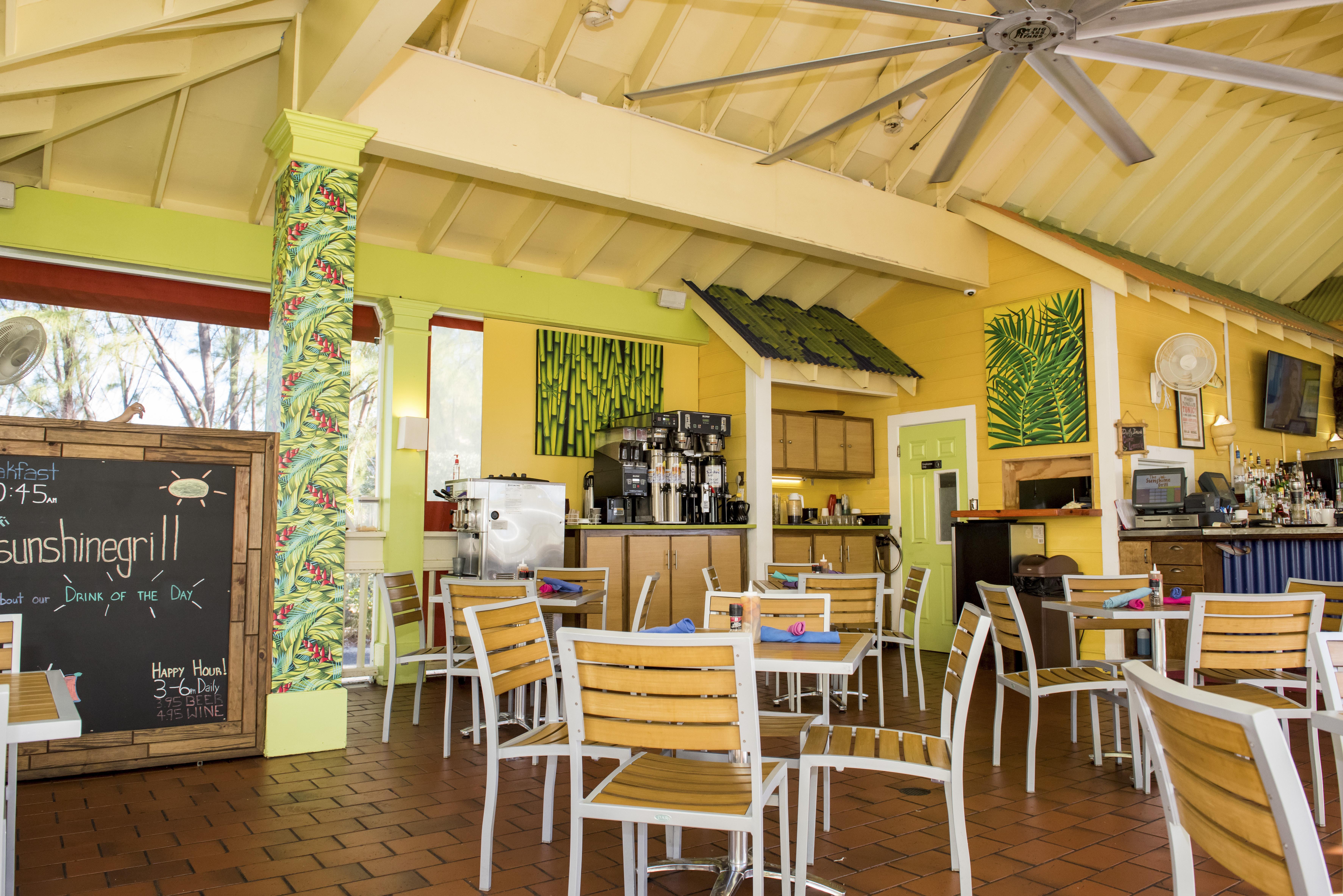 Sunshine Suites Resort West Bay Buitenkant foto