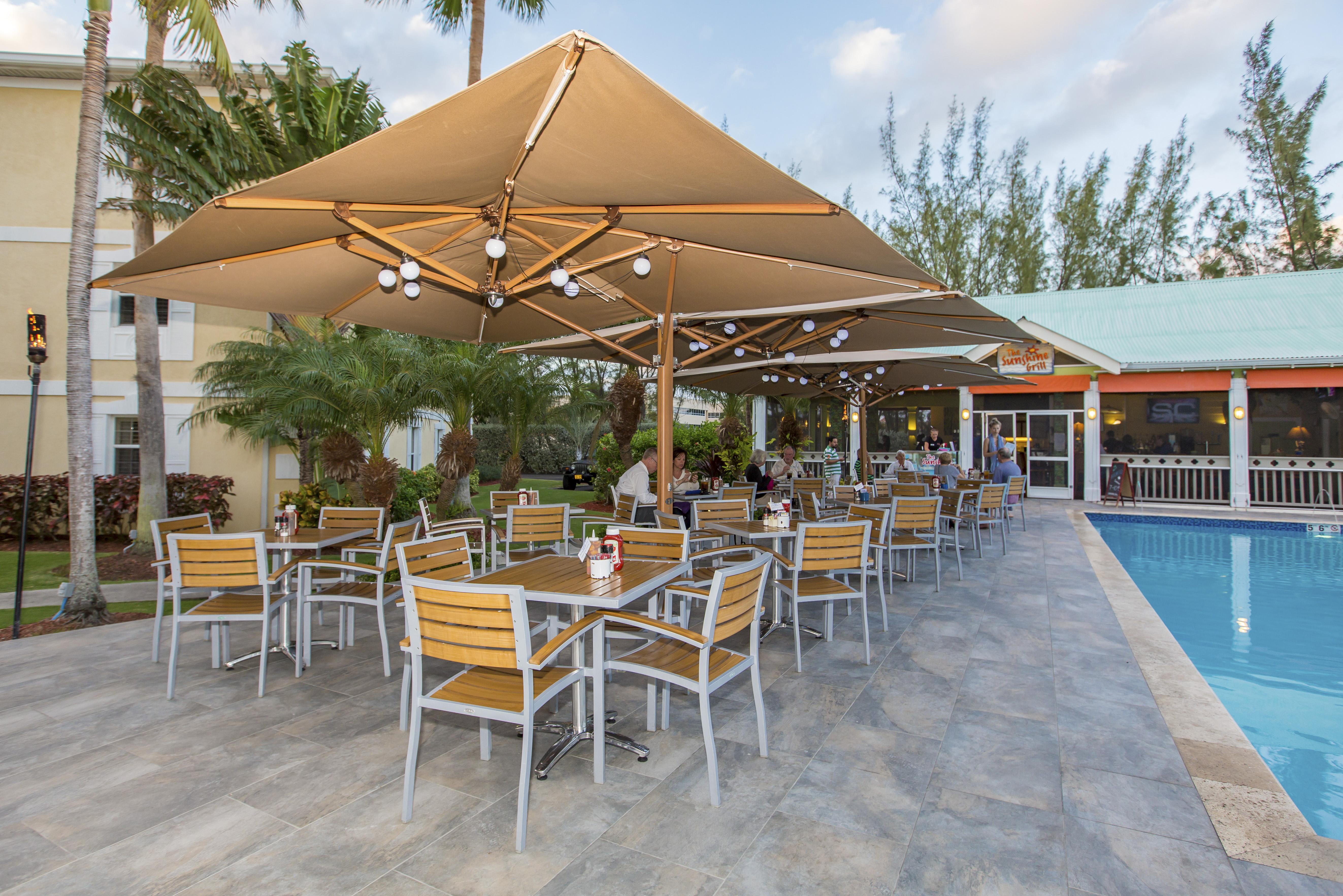 Sunshine Suites Resort West Bay Buitenkant foto