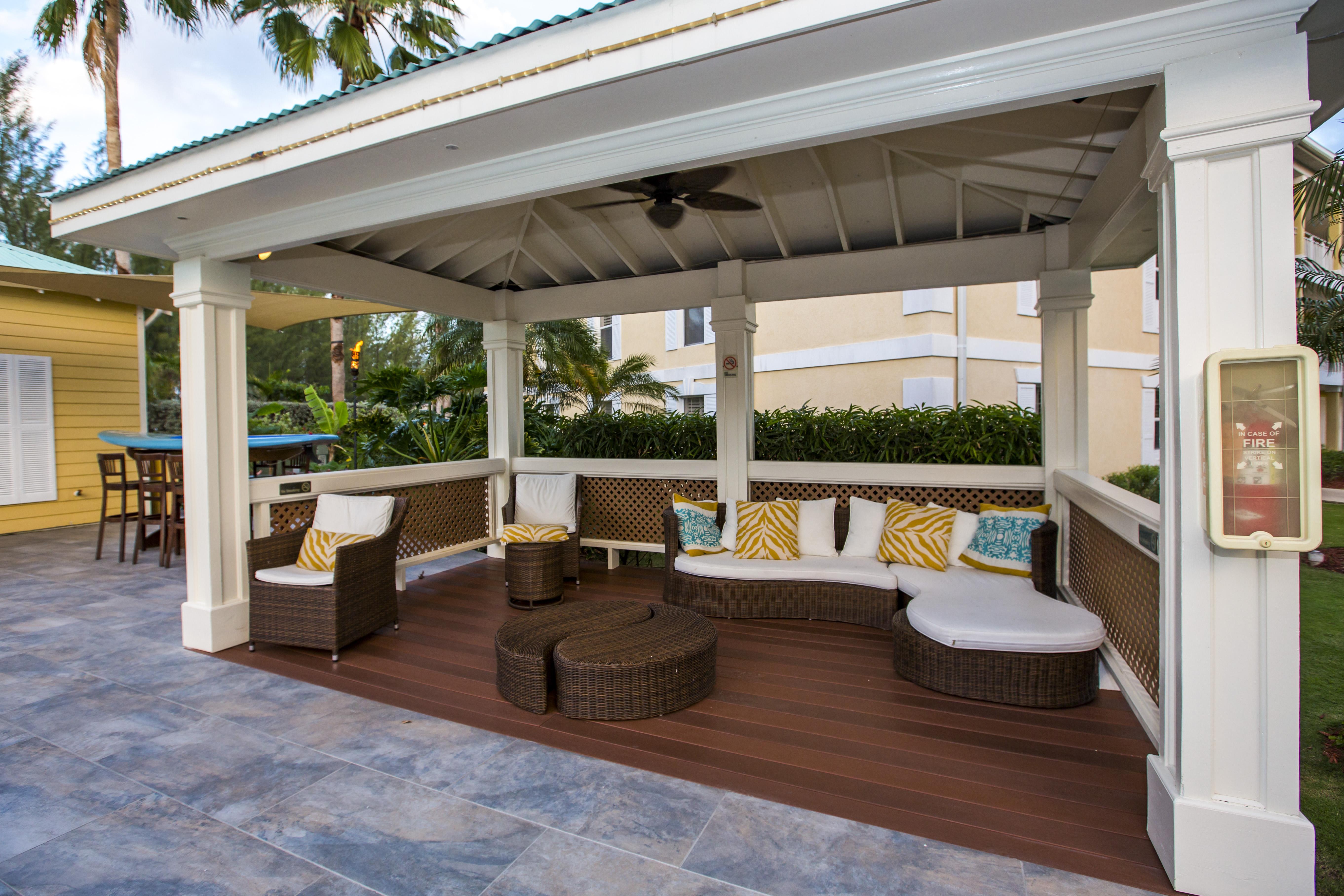 Sunshine Suites Resort West Bay Buitenkant foto