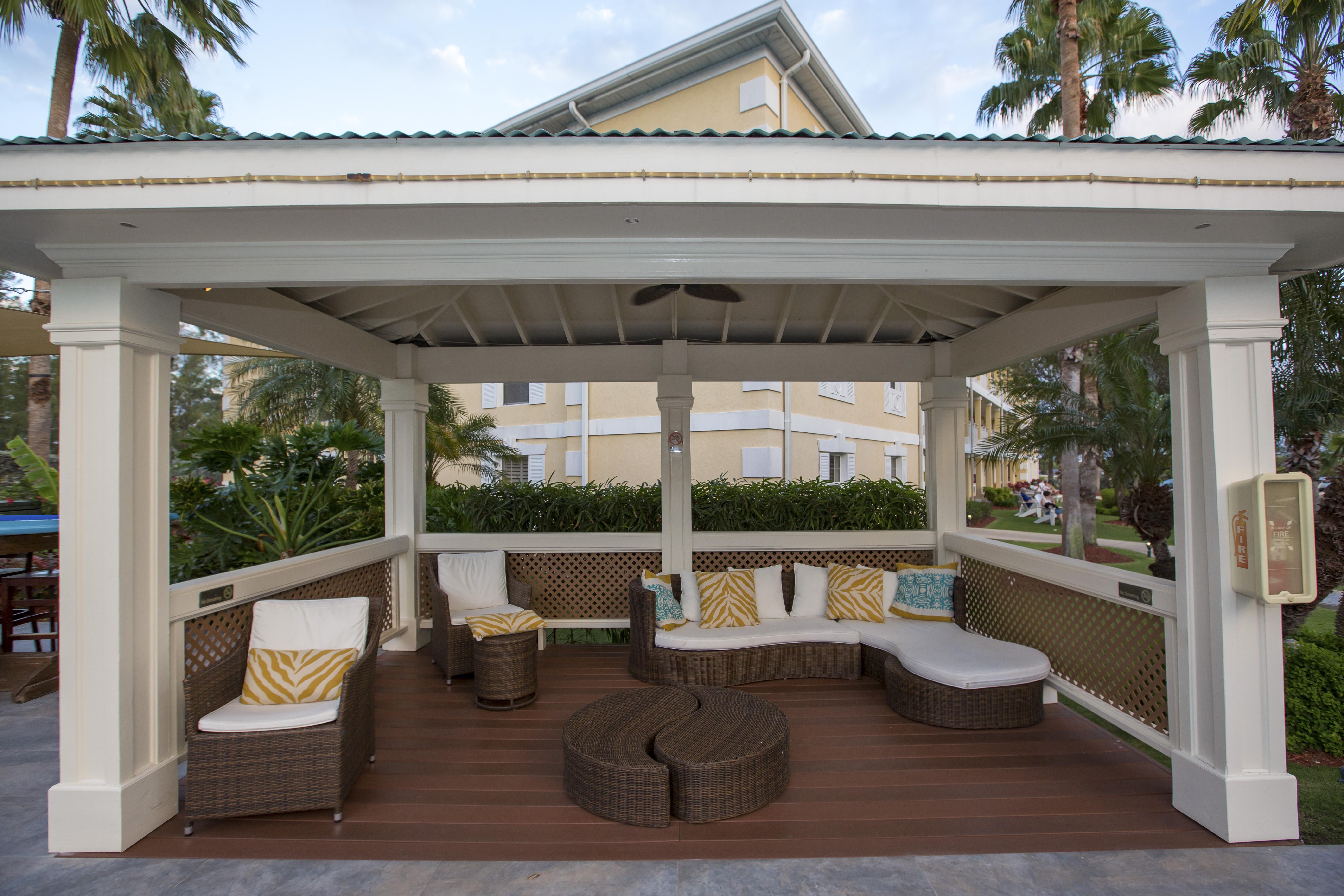 Sunshine Suites Resort West Bay Buitenkant foto