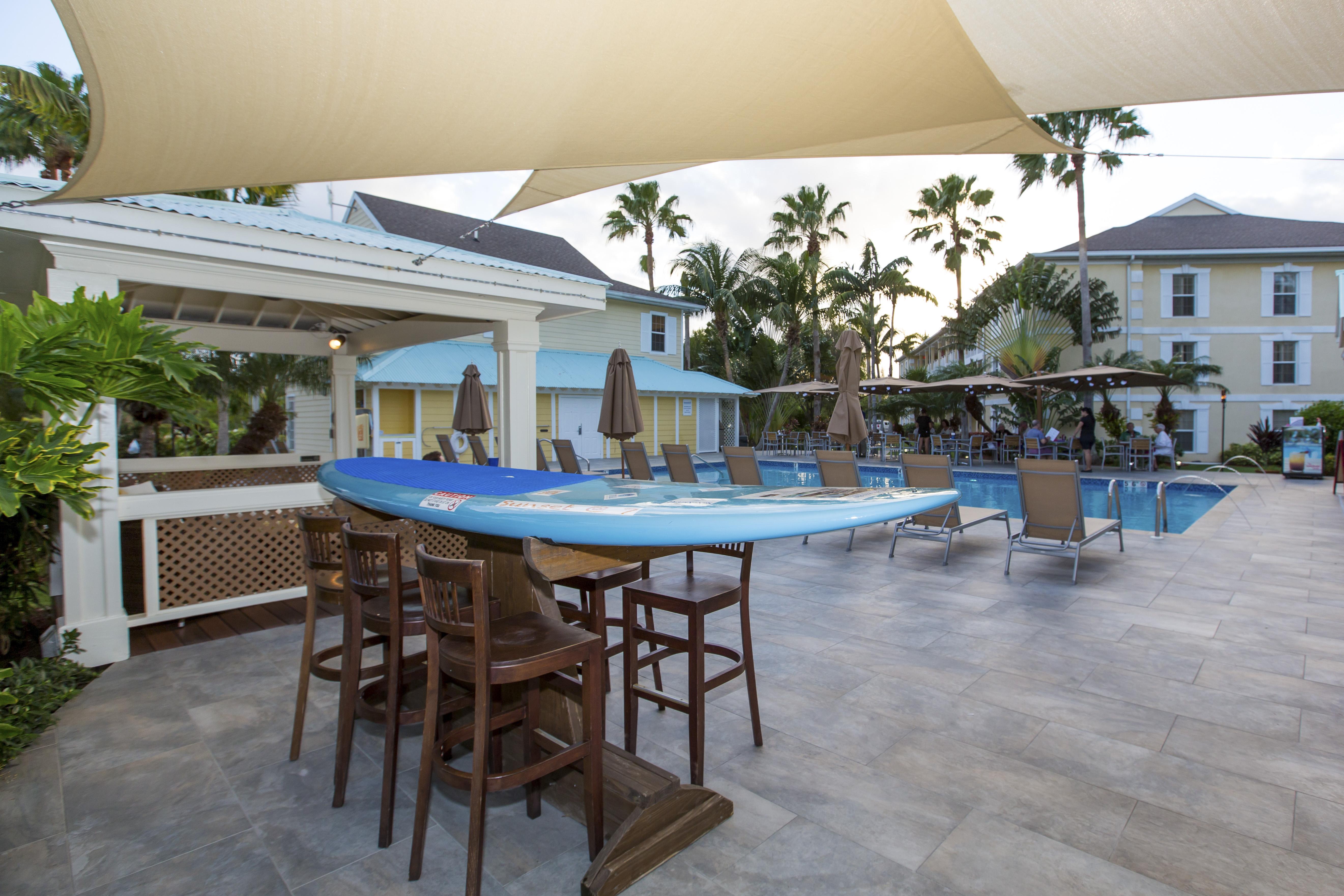 Sunshine Suites Resort West Bay Buitenkant foto