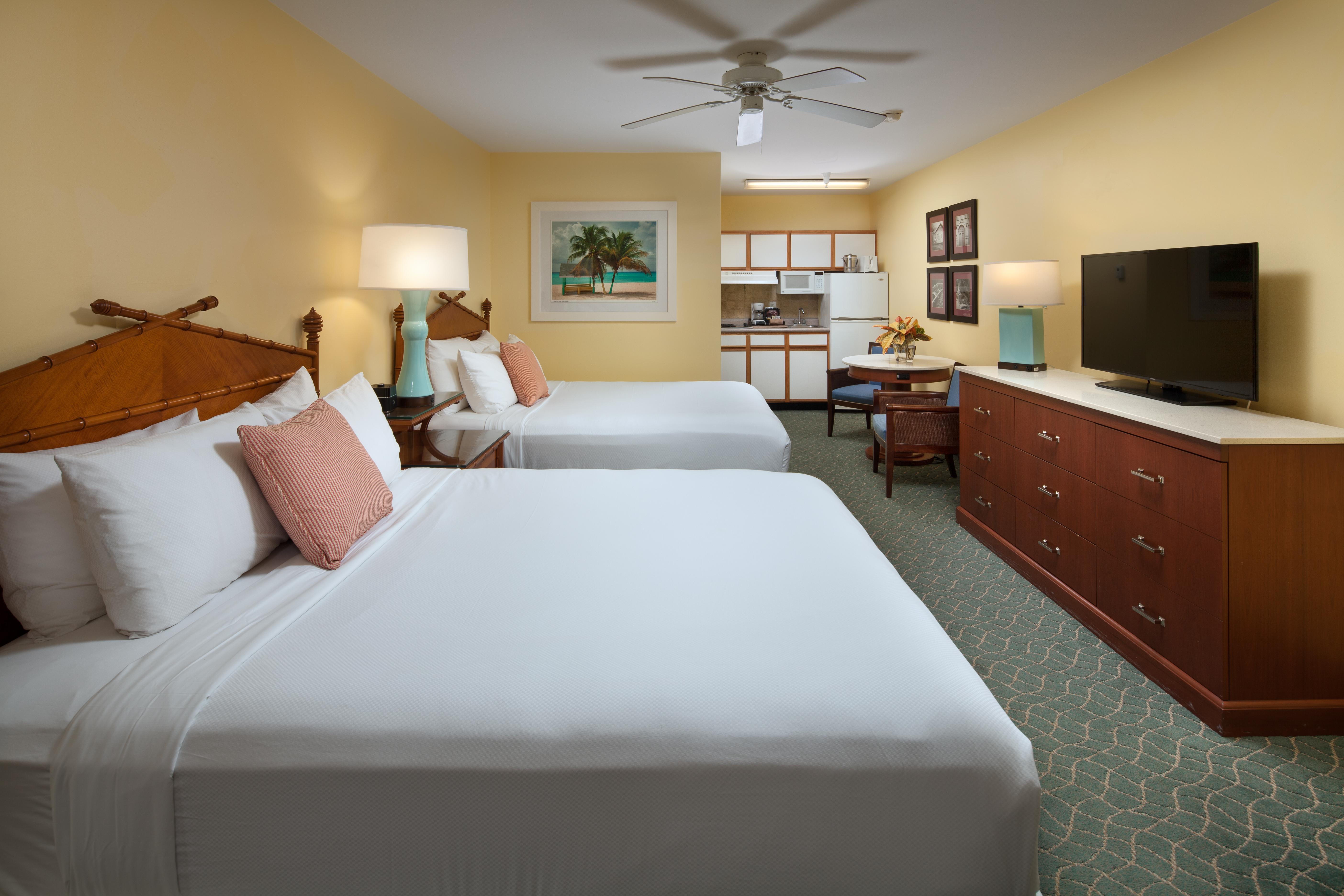 Sunshine Suites Resort West Bay Buitenkant foto