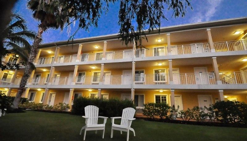 Sunshine Suites Resort West Bay Buitenkant foto