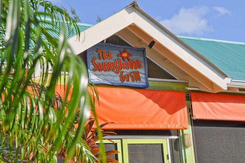 Sunshine Suites Resort West Bay Buitenkant foto