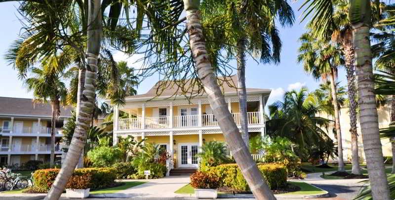 Sunshine Suites Resort West Bay Buitenkant foto