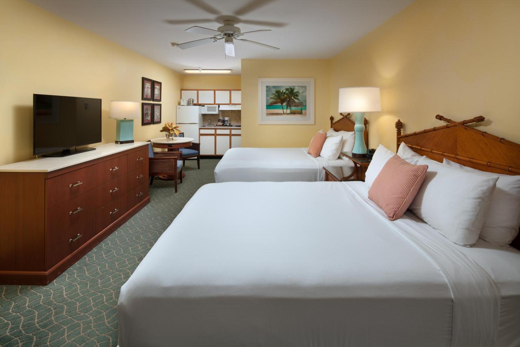 Sunshine Suites Resort West Bay Buitenkant foto