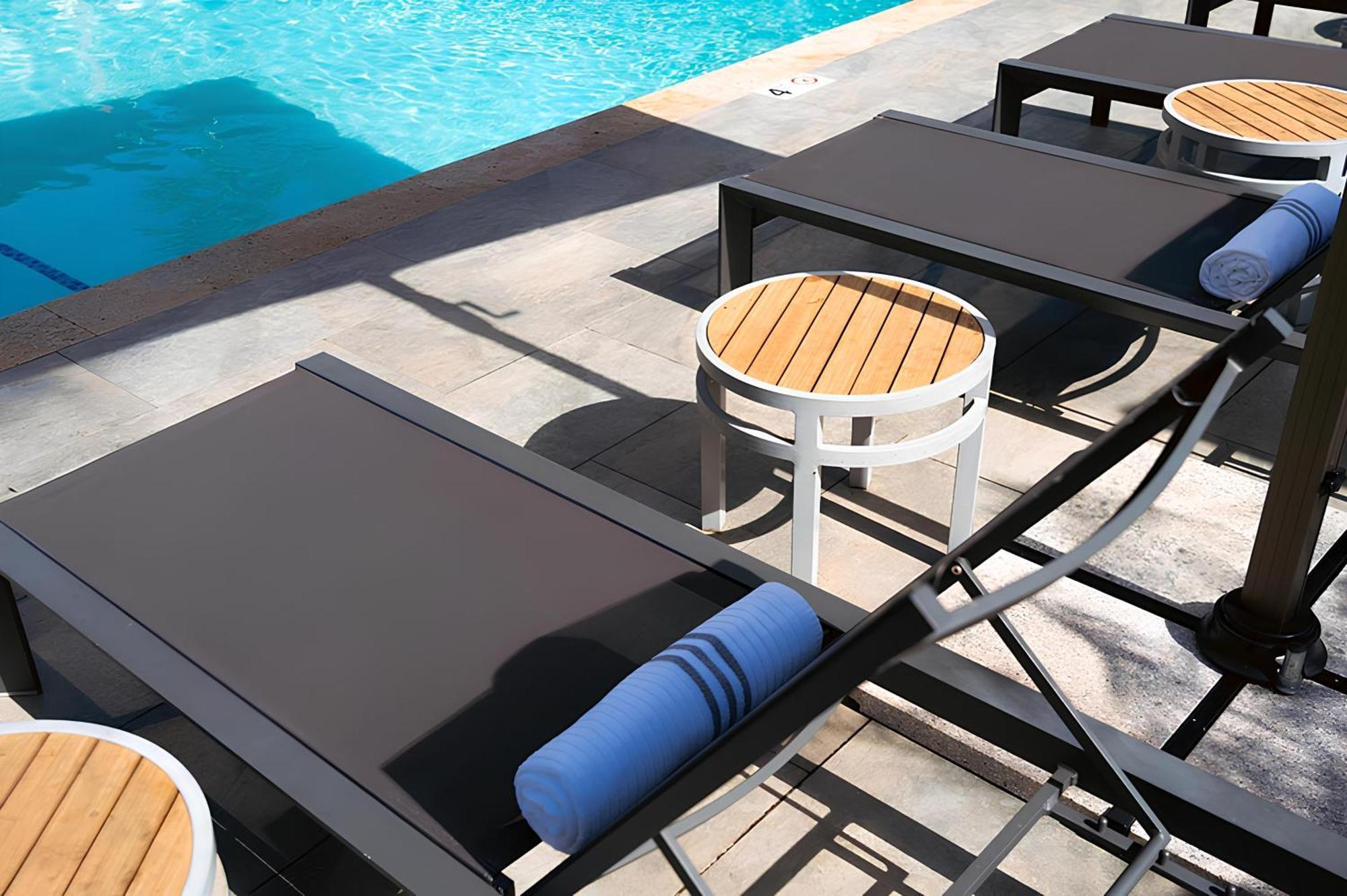 Sunshine Suites Resort West Bay Buitenkant foto